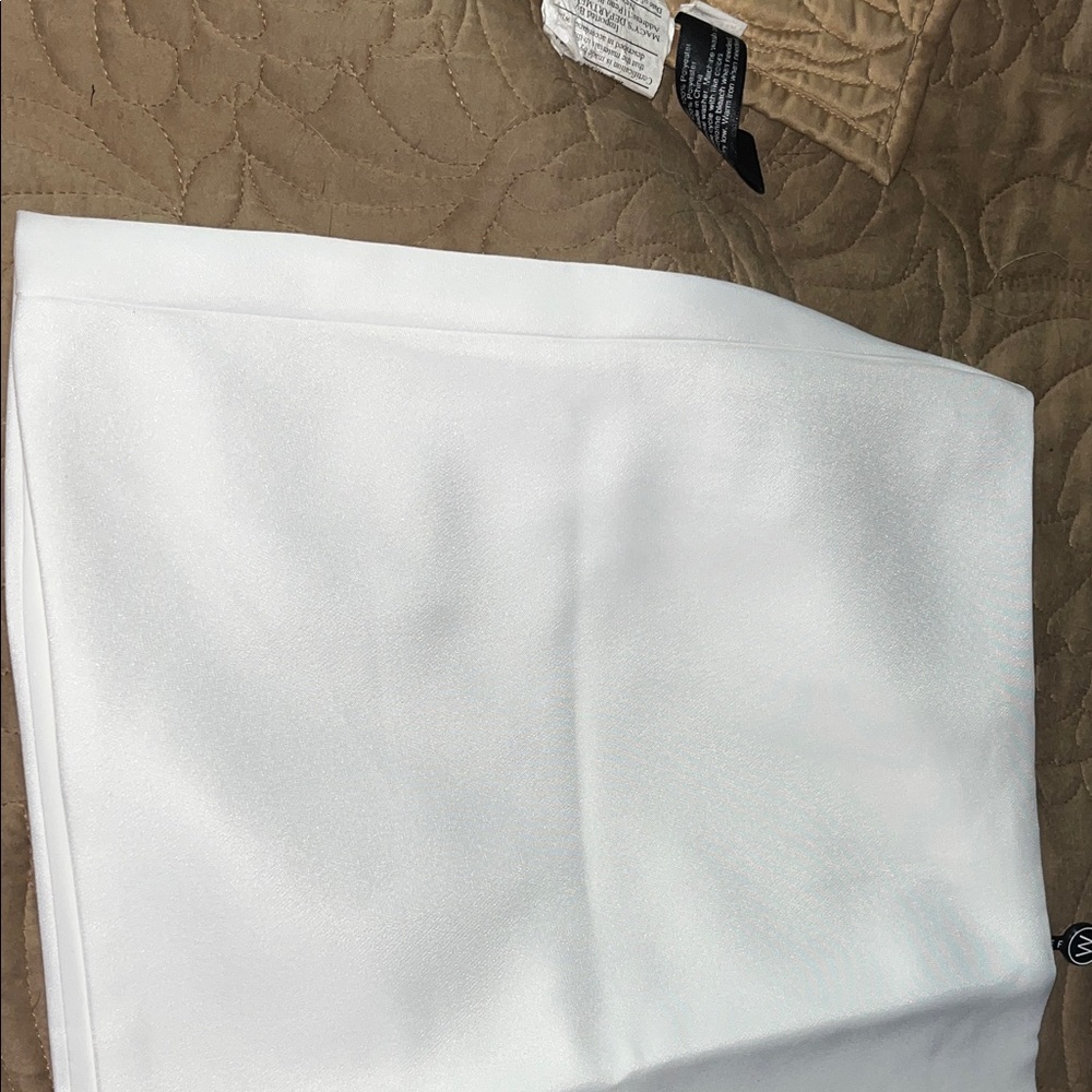 White Fox Boutique Chic White Mini Skirt - Picture 5 of 7